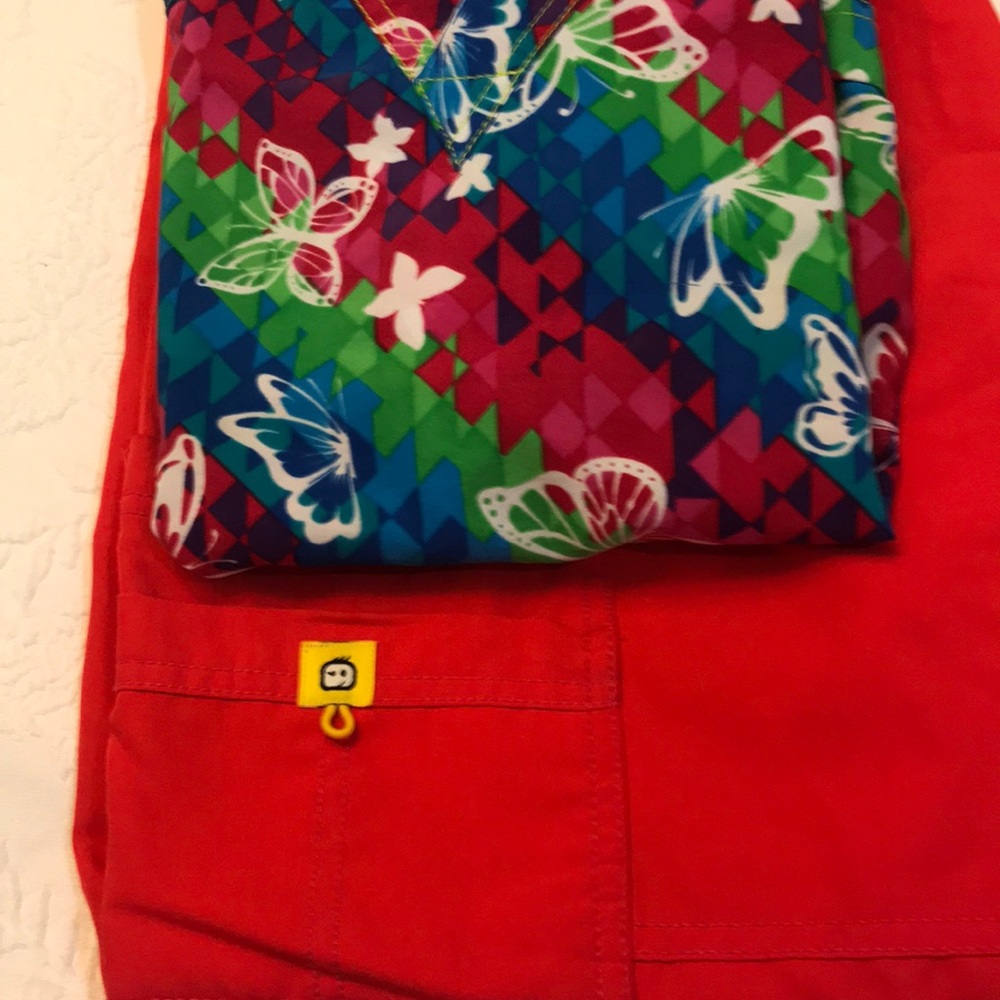 Wonder wink scrubs